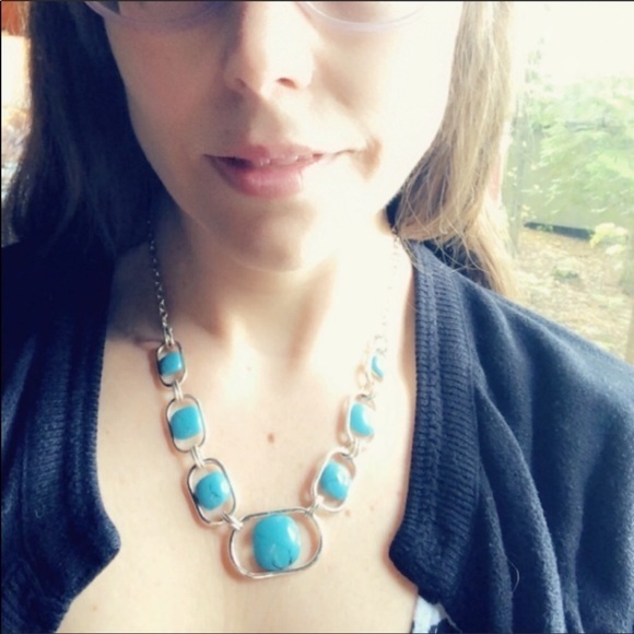 Liz & Co Faux Turquoise Silvertone Necklace EUC - Picture 2 of 6